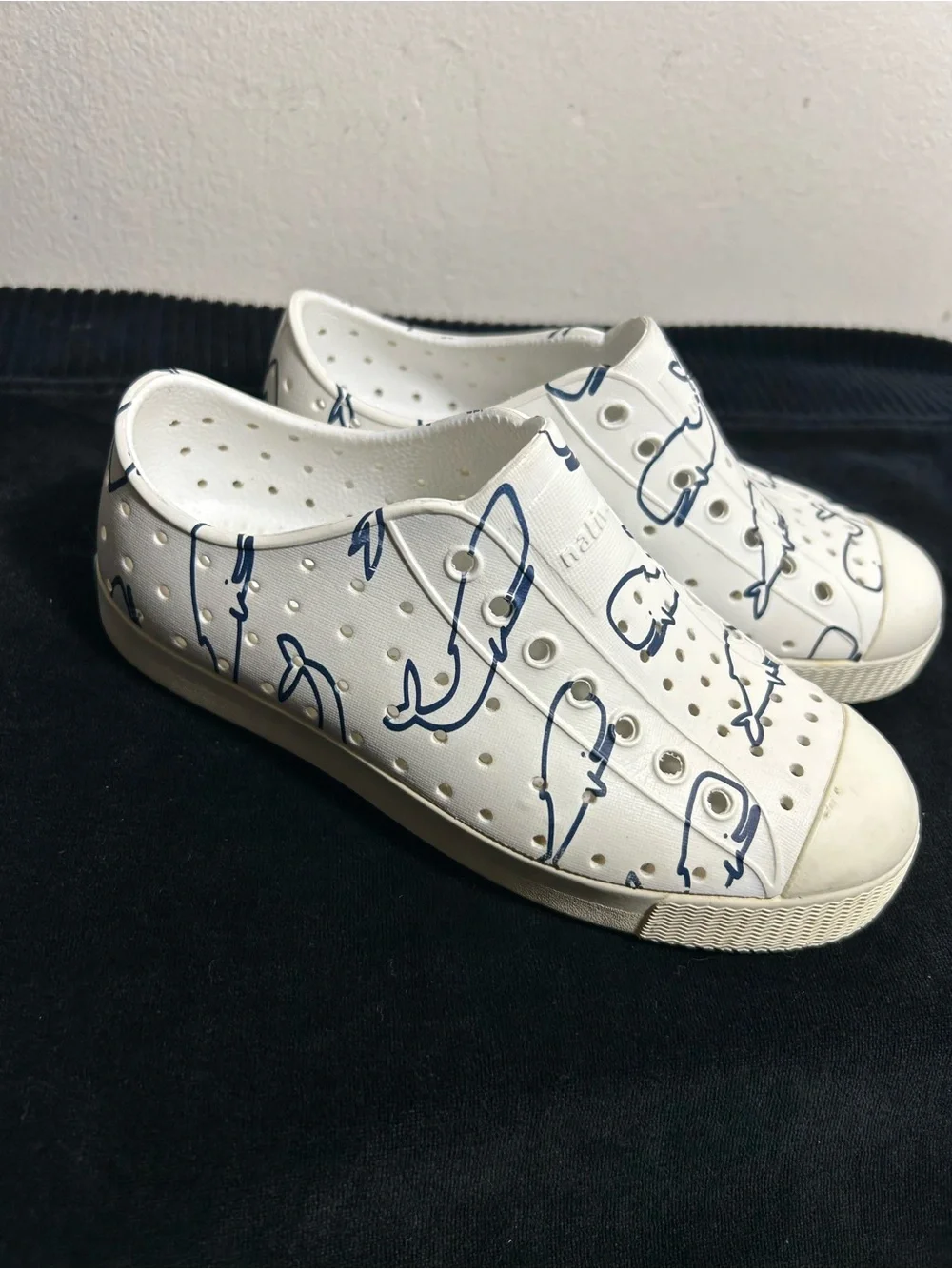 Native White Kids Water Shoes with Navy Whale Print Sz 13 C